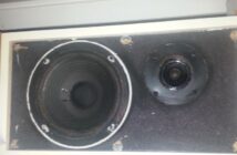 Zwei Subwoofer aufstellen