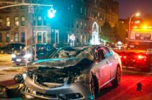 Site vorschlagen: Richtiges Verhalten bei Verkehrsunfall (Foto: AdobeStock - PhotoSpirit 177702320)